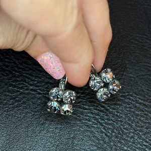 Sabika 4 stone drop earrings! Comes with Sabika mesh protective bag!